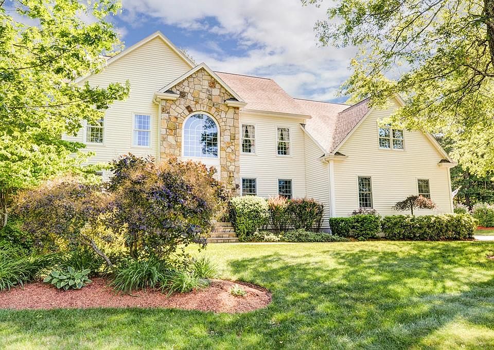 1st image of 6 Hayden Ln