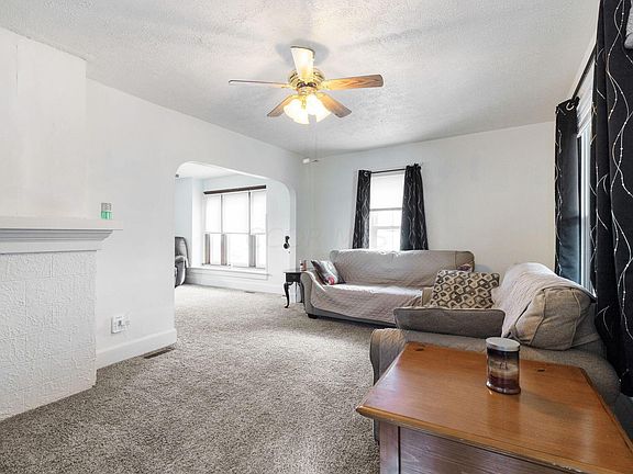 4th image of 790 Oak Grove Ave