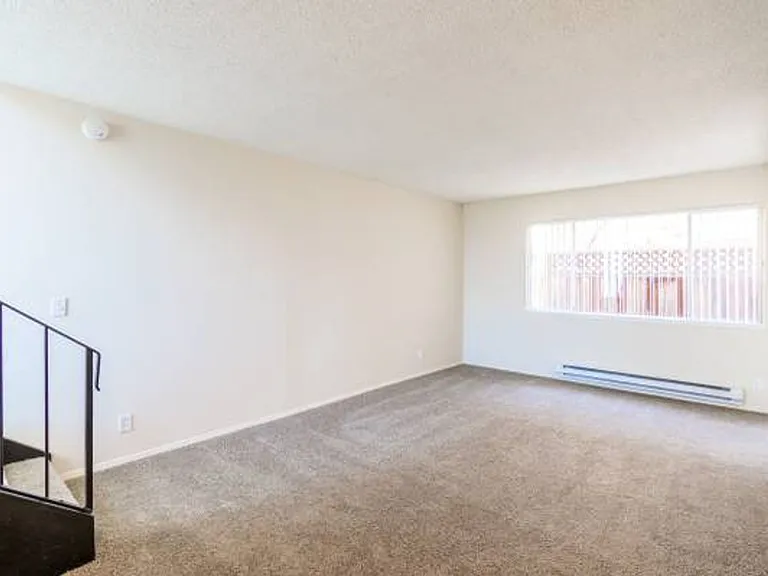 Menclair Apartments — Photo 6