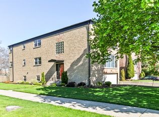 6800 N Hamlin Ave, Lincolnwood, IL 60712