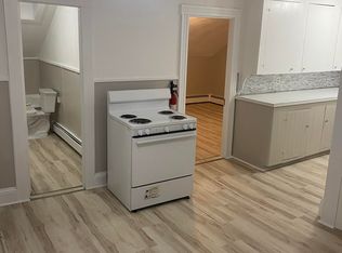 932 Main St FLOOR 3, West Warwick, RI 02893