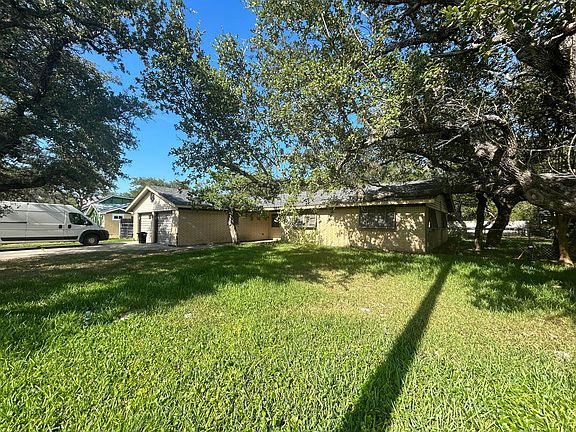 4th image of 848 Hickory Ave