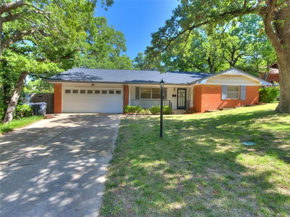 6829 NW 27th St, Bethany, OK 73008