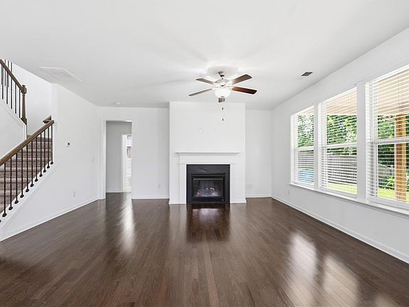 4th image of 4531 Claiborne Ct