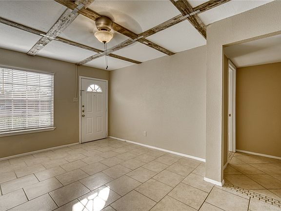 3rd image of 1606 Leona Dr