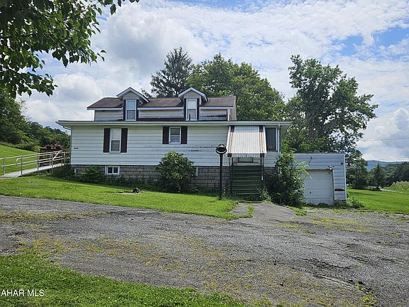 3rd image of 4729 E Loop Rd