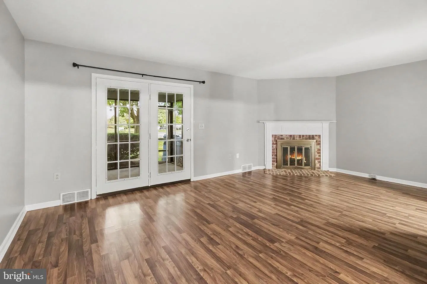 3 bed, 1512 sqft, $1,900 — Photo 2