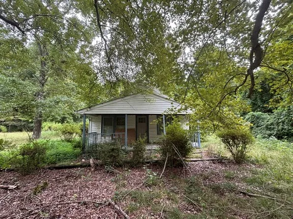 244 Red Mens Hall Rd, Port Haywood, VA 23138