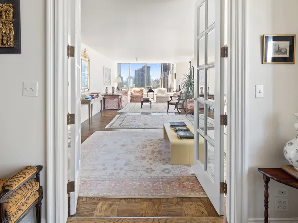 860 United Nations Plaza image 1 of 15