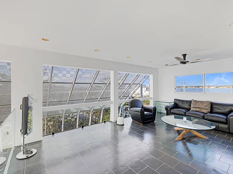 19 Dune Rd — Photo 24