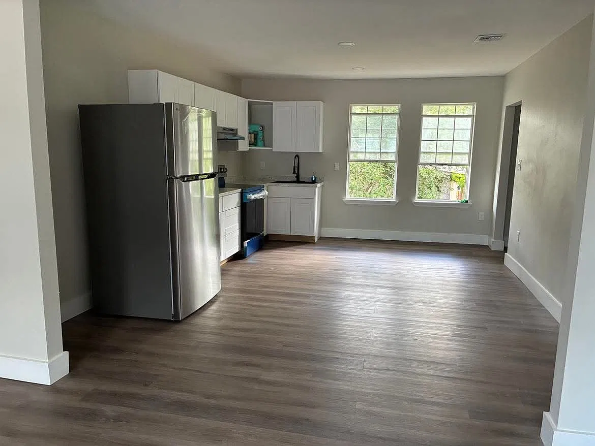 Fully Renovated 2BR/2BA 1,300 Sq Ft Section 8 Welcome — Photo 3