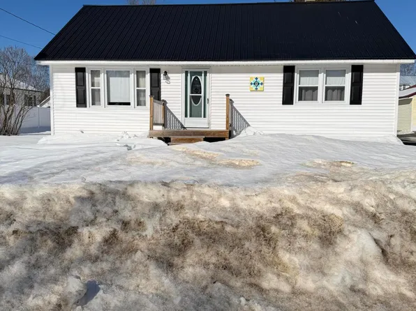 44 New York Street, Millinocket, ME 04462