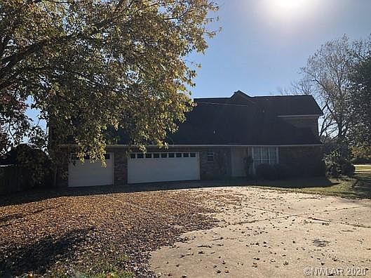 3rd image of 301 Weavers Way