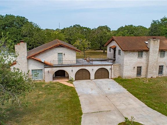 3rd image of 202 Tranquillo Dr