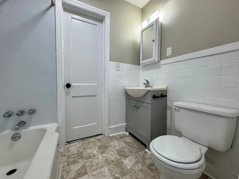 317 Craig St — Photo 9