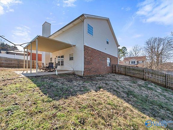 3rd image of 202 Bridgeway Cir