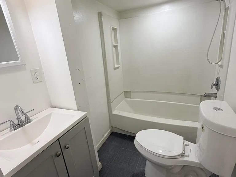 1211 Pittston Ave #1 — Photo 3