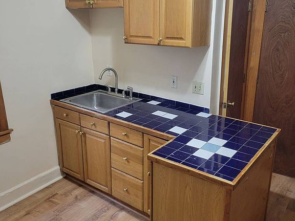 5th image of 1139 E Kane Pl #1139