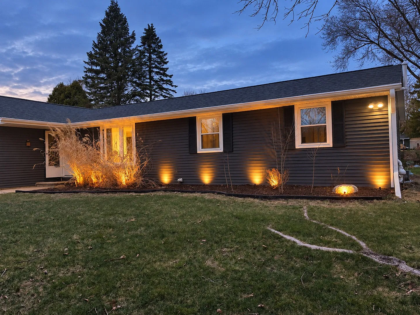 3 bed, 1294 sqft, $1,900 — Photo 4