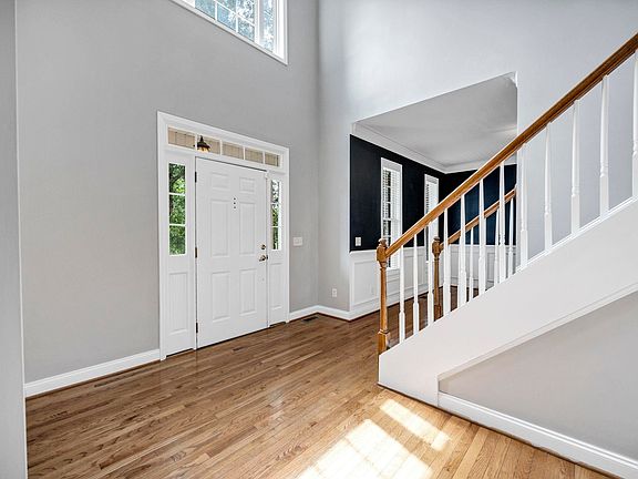 4th image of 6 Marsh Hawk Ln