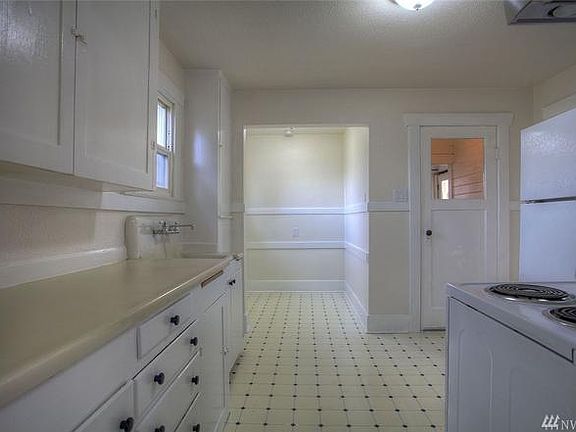5th image of 1112 E 38th St