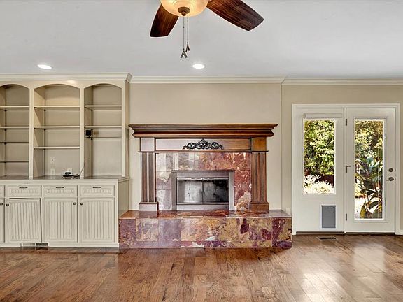 4th image of 2807 W Royal Oaks Rd