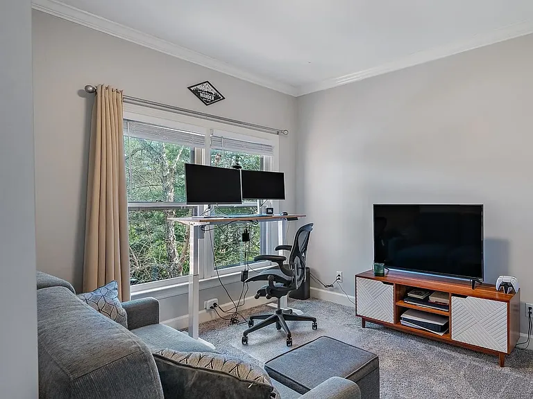 203 Ashlawn Ct — Photo 9
