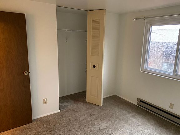3rd image of 119 Villa Dr APT E