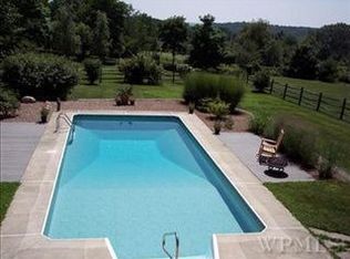 214 Oswego Rd, Pleasant Valley, NY 12569