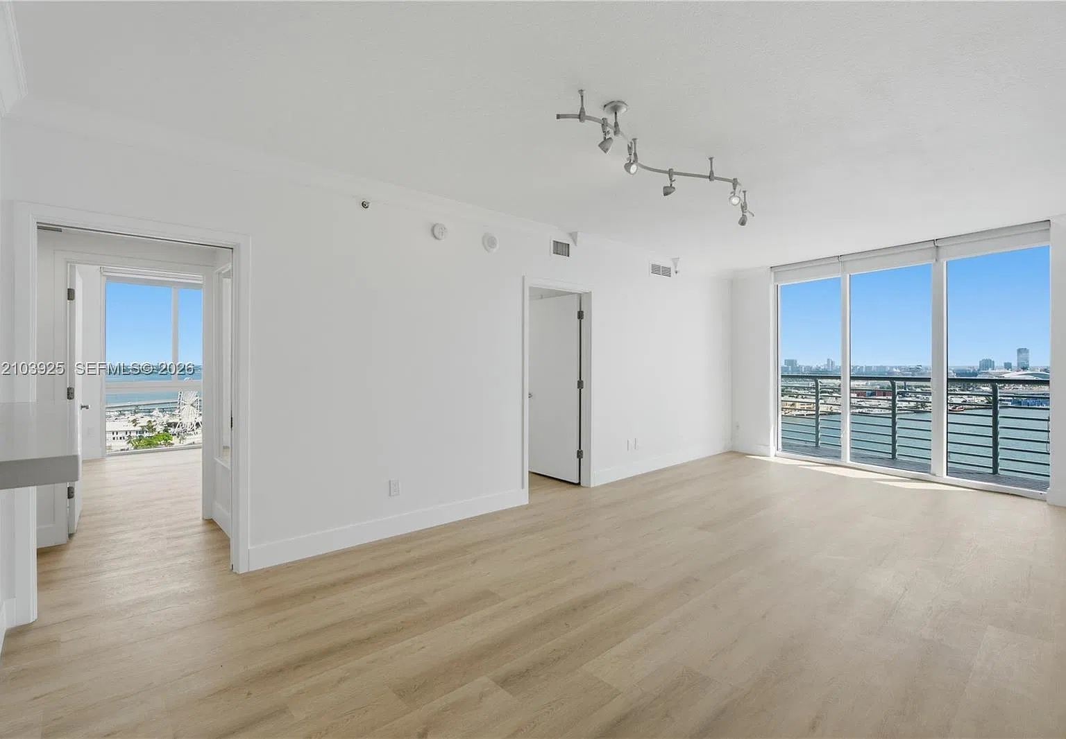 One Miami East Condo — Photo 1
