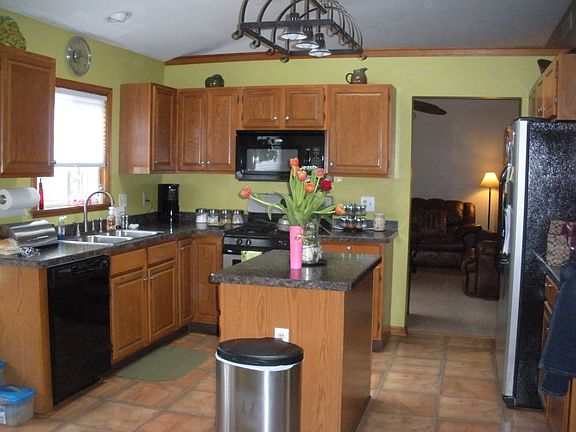 2nd image of 115 Forest Creek Dr