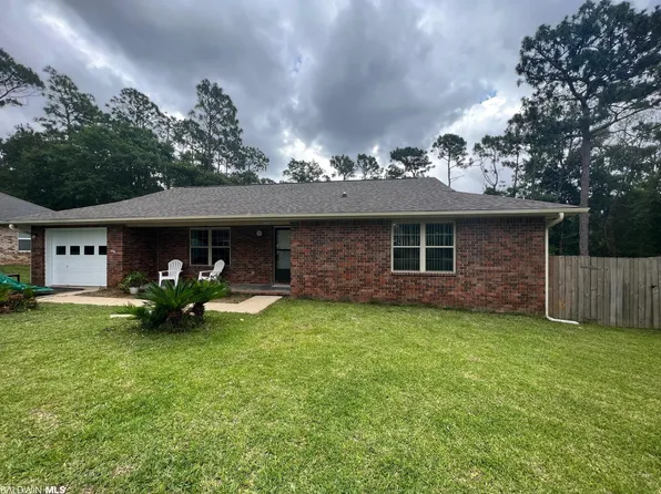 2558 Santa Rosa Dr, Lillian, AL 36549