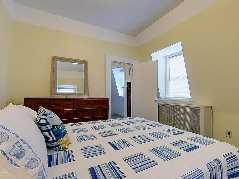 36 Dixon St — Photo 13