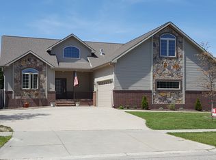 7511 S 41st St, Lincoln, NE 68516