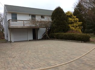 14 Richard St, Charlestown, RI 02813