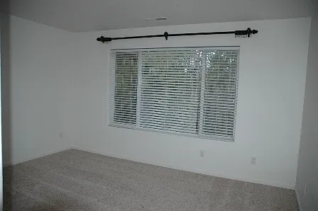 5786 NE Damsel Dr — Photo 4