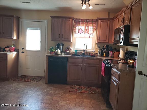 5th image of 316 Blue Bird Dr