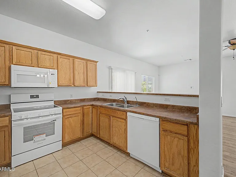 8777 W Dahlia Dr — Photo 8