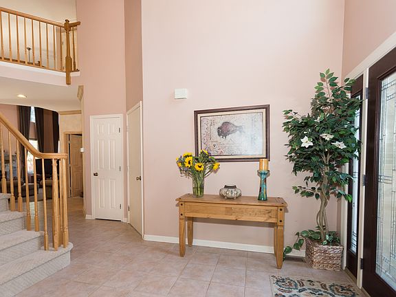 5th image of 31 Windemere Ct