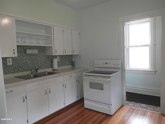 3rd image of 414 N Madison St