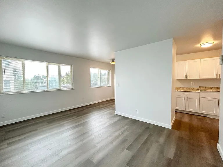 39th Ave Flats — Photo 7