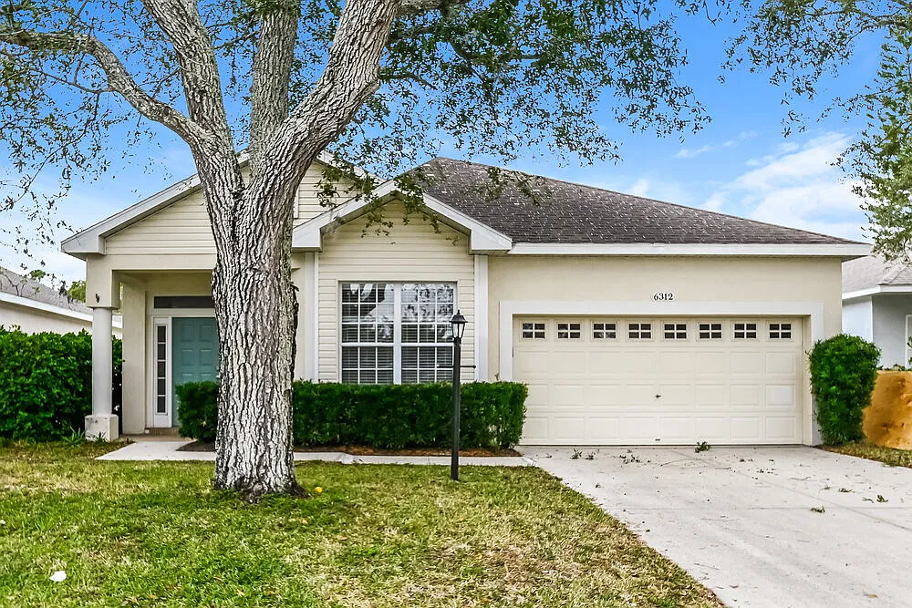 3 bed, 2.0 bath, 1939 sqft, $2,320 — Photo 1