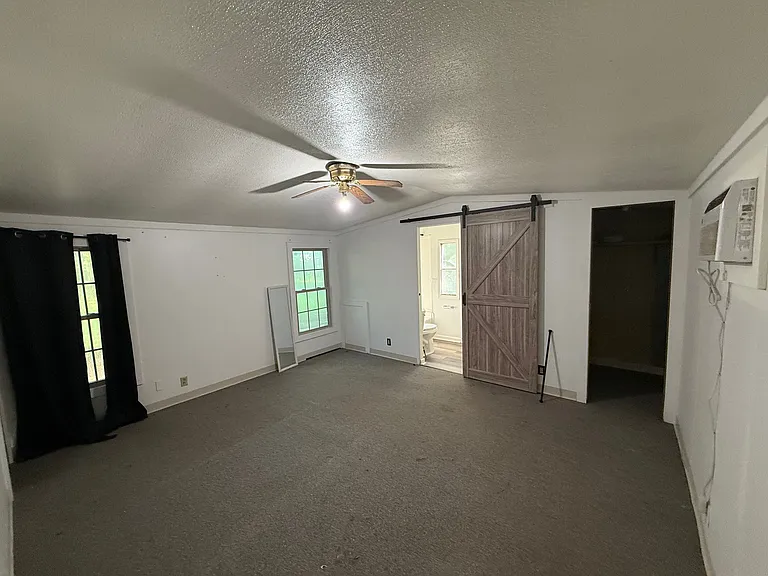 918 Cedar Haskell St — Photo 4