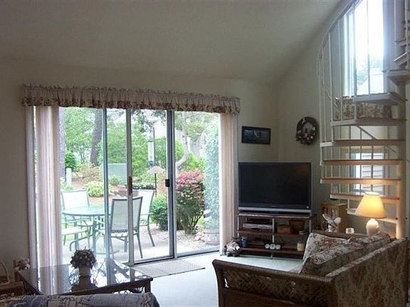 3rd image of 176 Billington Lane #176