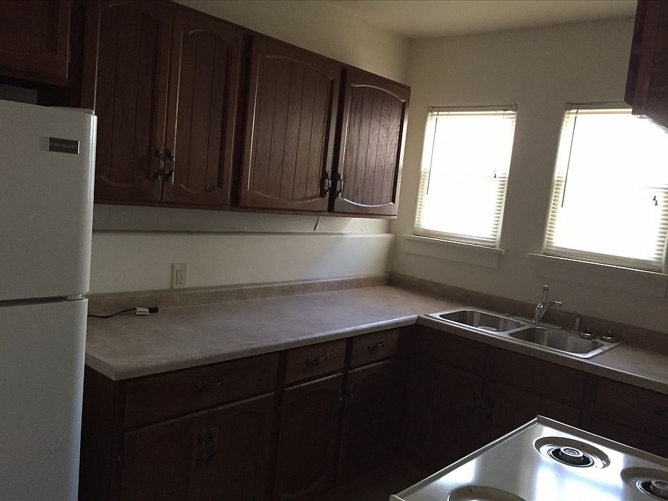 2nd image of 2718 N Sheridan Rd