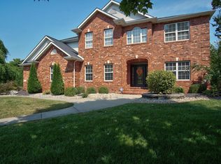 13 Timberwood Dr, Maryville, IL