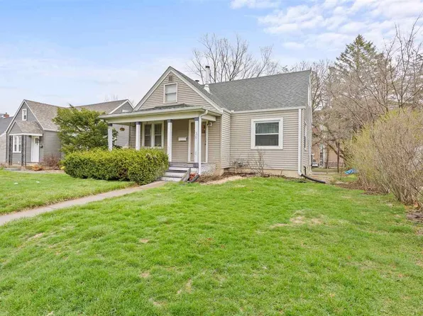 36 Olive Ct, Iowa City, IA 52246