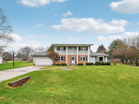 2nd image of 3753 Park Knoll Dr