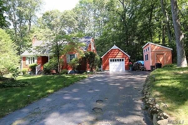 1st image of 4 Endicott Dr