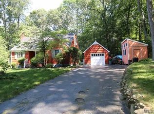 4 Endicott Dr, Huntington, NY 11743